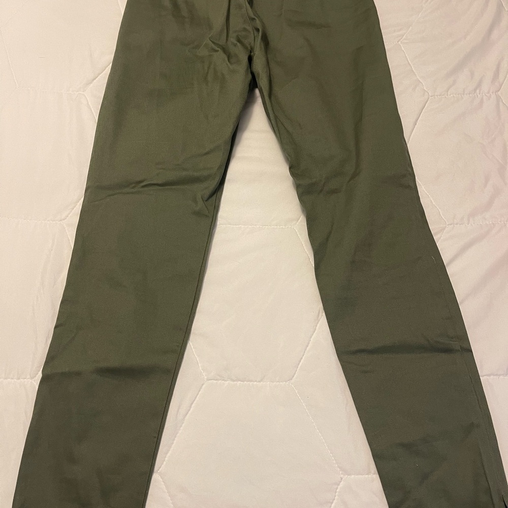 Old Navy Green skinny dress pants